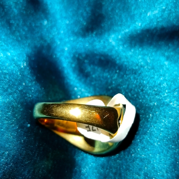 NEW GOLD STATEMENT RING - Picture 4 of 4
